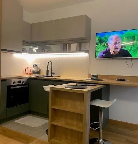 Royal 021 * Újvidék